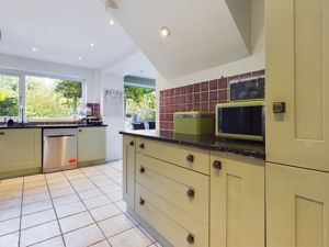 Kitchen- click for photo gallery
